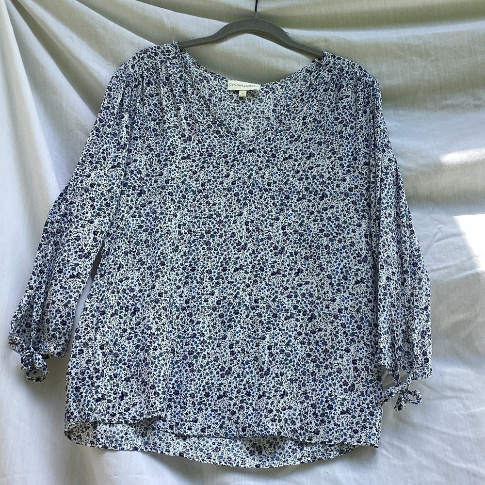 Cynthia Rowell white and blue floral lightweight blouse, size small